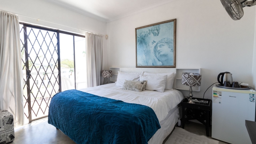 8 Bedroom Property for Sale in Country Club Western Cape
